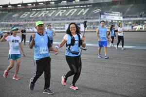 BIB: 10522, 14145
                            <button type="button" onclick="openModal(10713983)" class="btn btn-primary btn-sm float-right btn-popup" data-toggle="modal" data-target=".modal-high-quality">
                        <i class="fas fa-shopping-cart"></i> Add to Cart
                    </button>
                                            <button type="button" onclick="isThisMe(10713983, true)" class="btn btn-success btn-sm float-right btn-popup btn-isme hidden" data-toggle="tooltip" data-placement="bottom" title="นี่คือรูปของคุณใช่ไหม คลิกที่นี่เพื่อเอาเข้าอัลบั้ม">
                        <i class="fas fa-plus"></i> Add to album
                    </button>
                    <button type="button" onclick="isThisMe(10713983, false)" class="btn btn-warning btn-sm float-right btn-popup btn-isnotme hidden">
                        <i class="fas fa-ban"></i> Remove from album
                    </button>